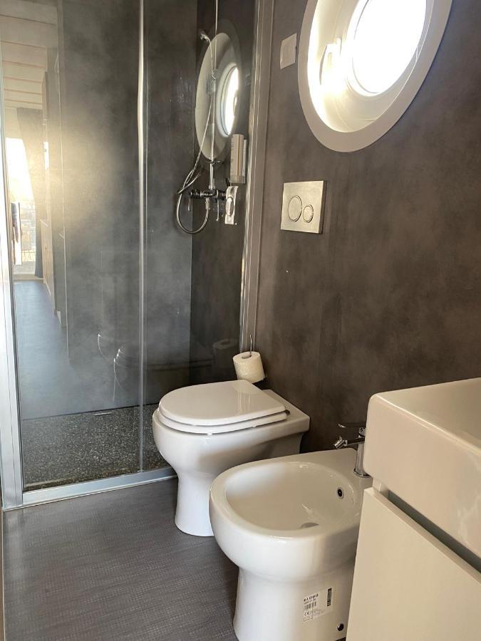 Marina Del Gargano Houseboat Otel Manfredonia Dış mekan fotoğraf