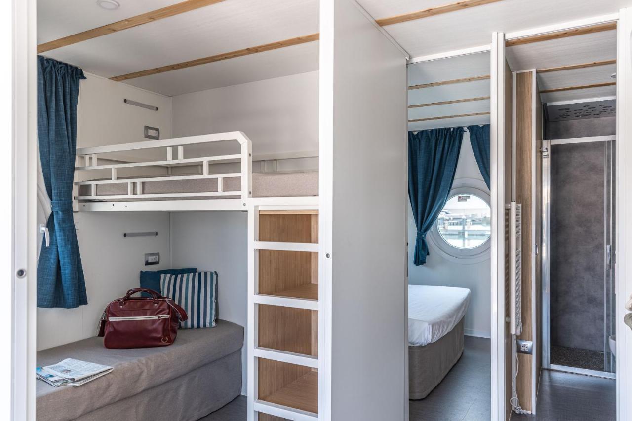 Marina Del Gargano Houseboat Otel Manfredonia Dış mekan fotoğraf
