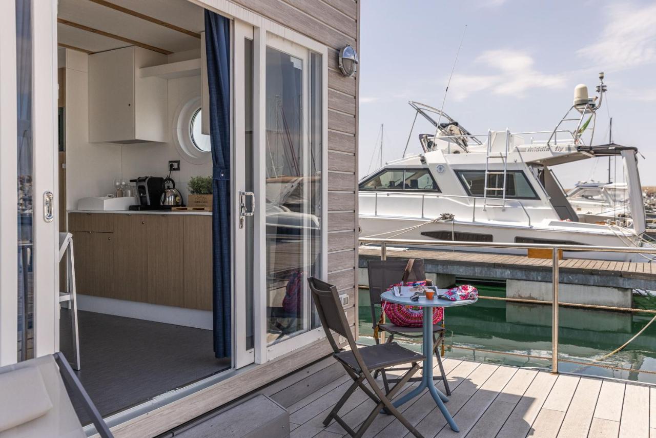 Marina Del Gargano Houseboat Otel Manfredonia Dış mekan fotoğraf