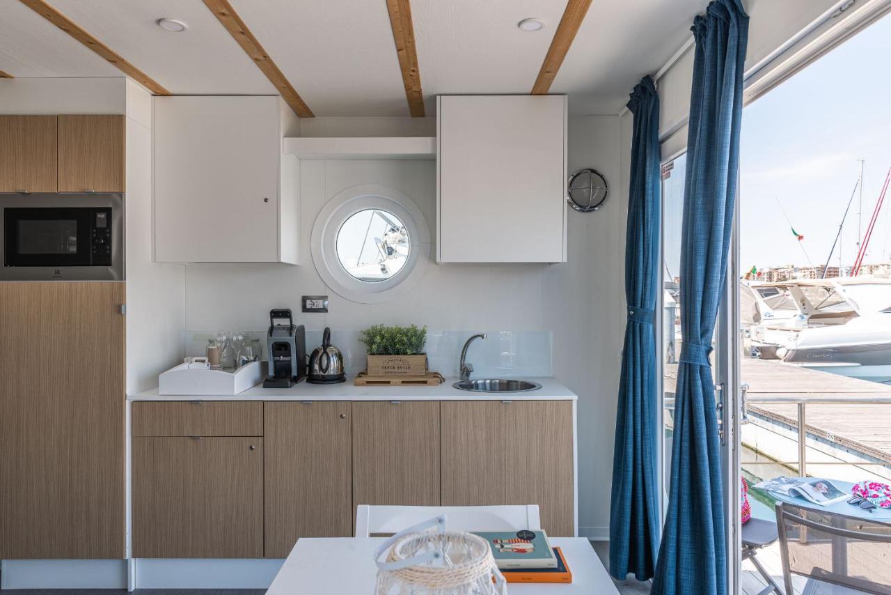 Marina Del Gargano Houseboat Otel Manfredonia Dış mekan fotoğraf