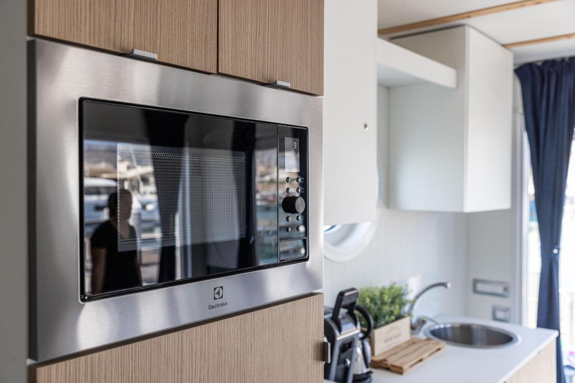 Marina Del Gargano Houseboat Otel Manfredonia Dış mekan fotoğraf