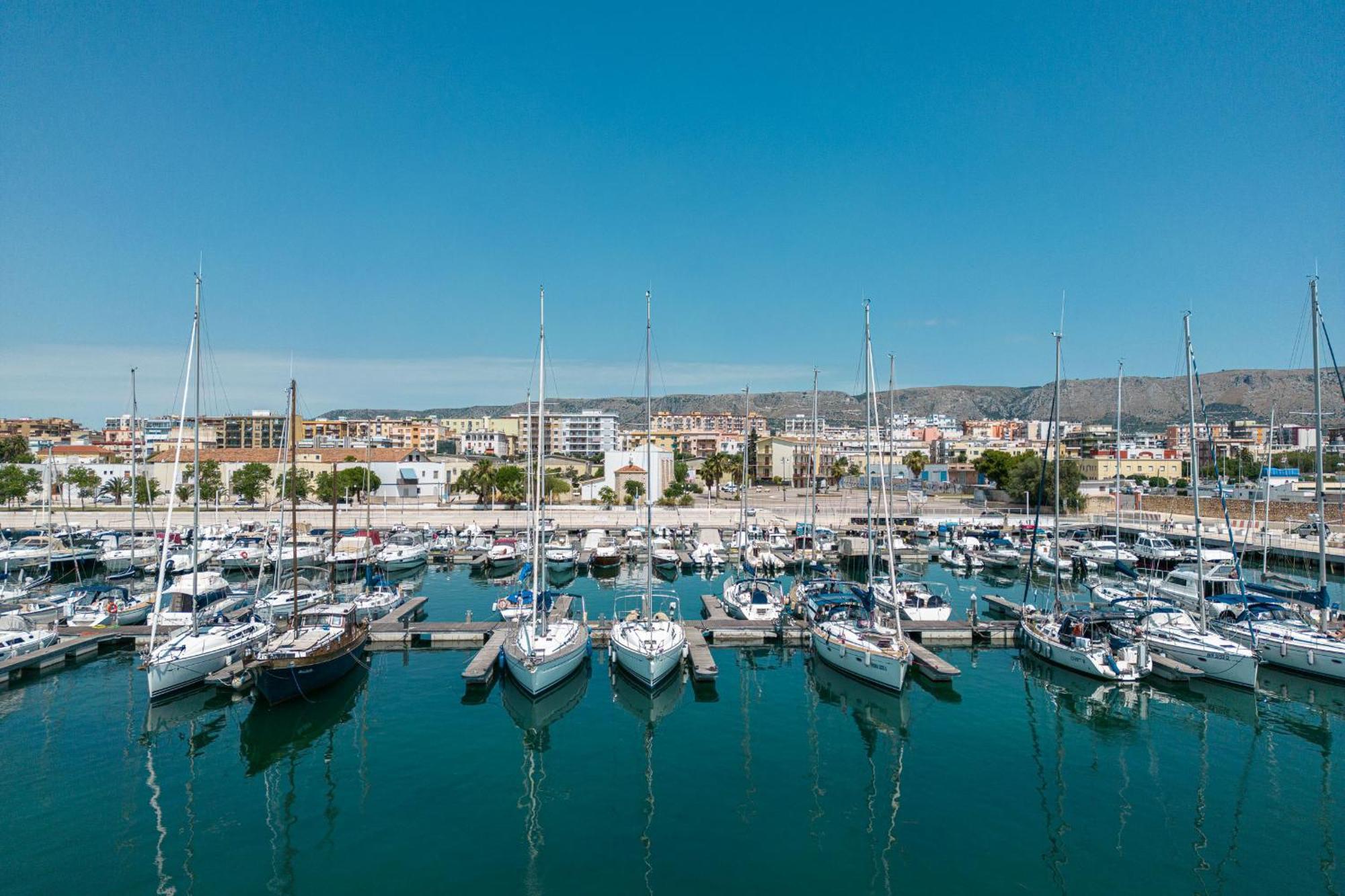 Marina Del Gargano Houseboat Otel Manfredonia Dış mekan fotoğraf