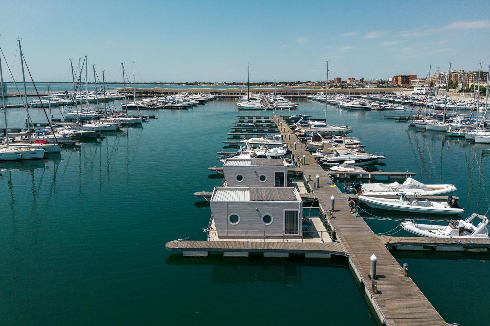 Marina Del Gargano Houseboat Otel Manfredonia Dış mekan fotoğraf