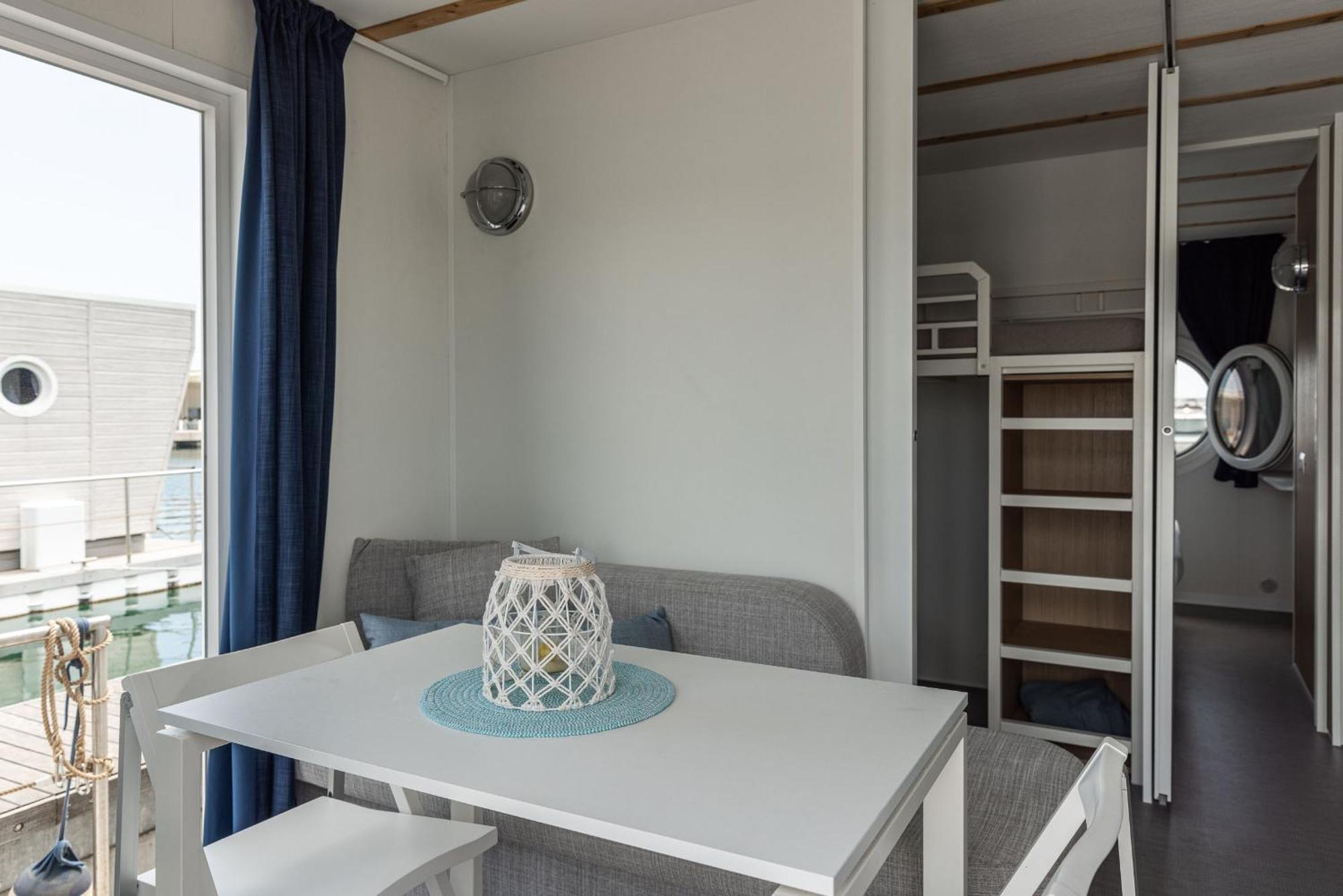 Marina Del Gargano Houseboat Otel Manfredonia Dış mekan fotoğraf