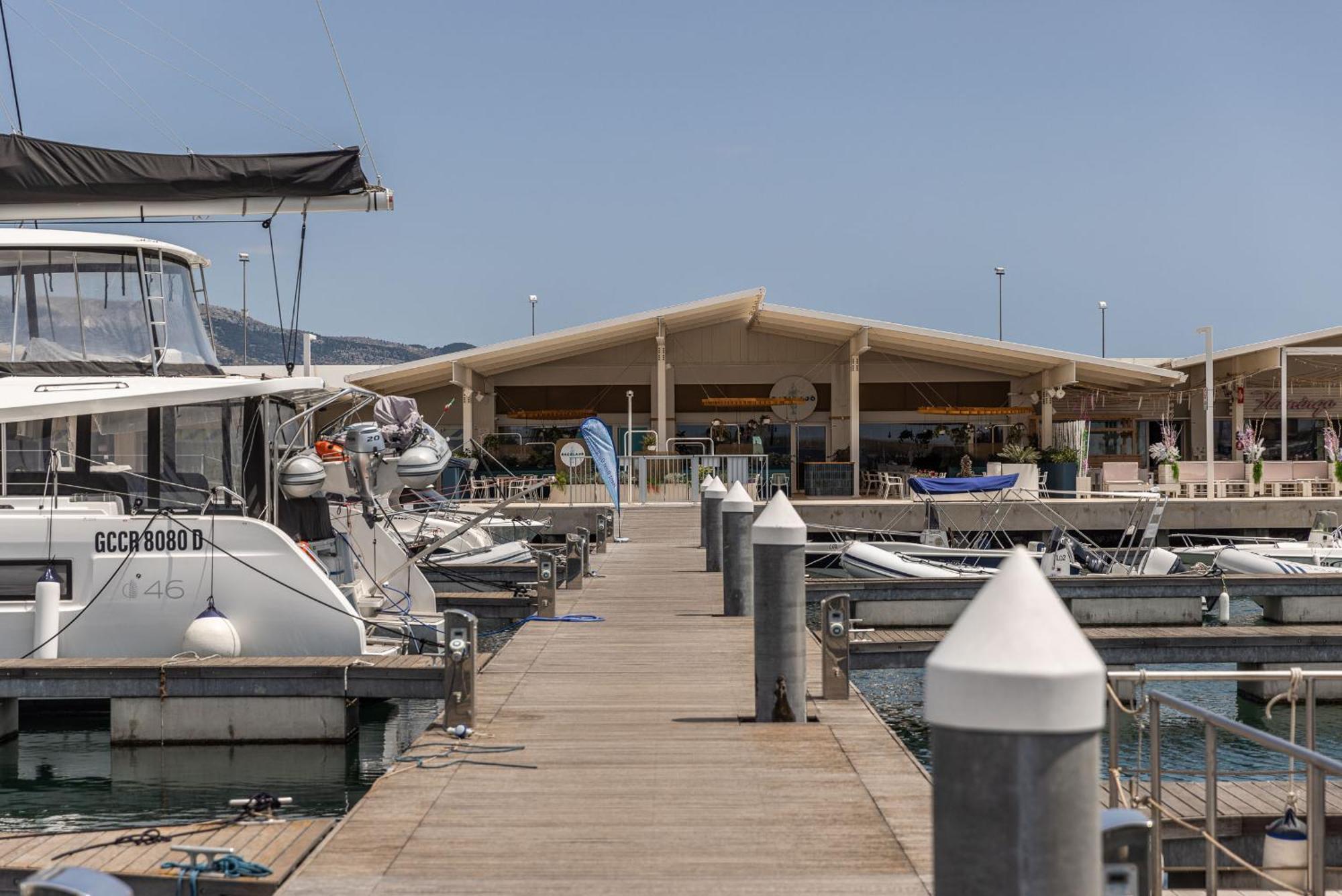 Marina Del Gargano Houseboat Otel Manfredonia Dış mekan fotoğraf