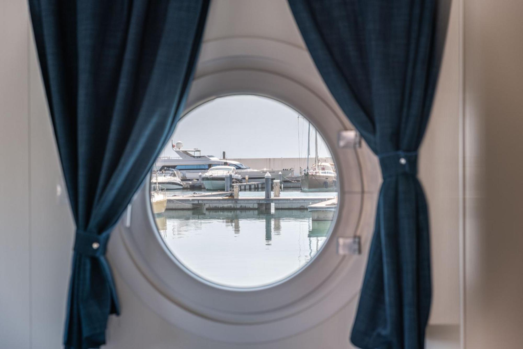 Marina Del Gargano Houseboat Otel Manfredonia Dış mekan fotoğraf
