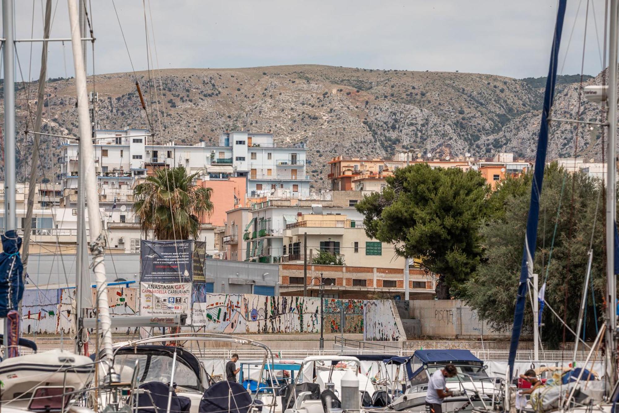 Marina Del Gargano Houseboat Otel Manfredonia Dış mekan fotoğraf